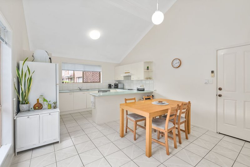 Photo - 1/106 Mackay Street, Coorparoo QLD 4151 - Image 4