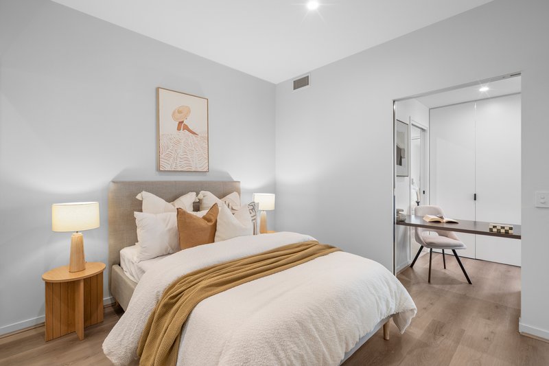 Photo - 1106/2-4 Edmondstone Street, South Brisbane QLD 4101 - Image 13