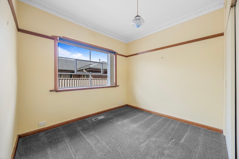 Photo - 1107 Lydiard Street North, Ballarat North VIC 3350 - Image 11