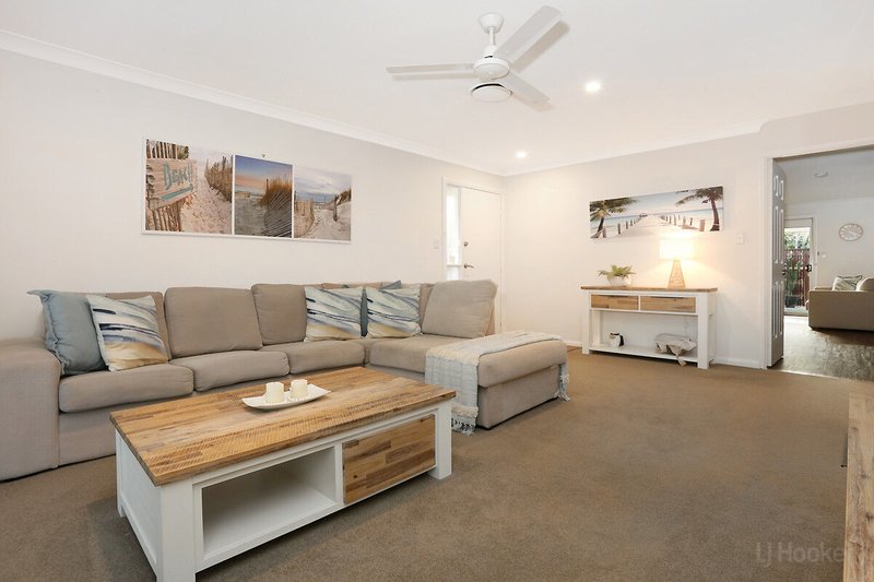 Photo - 1/107 Rio Vista Boulevard, Broadbeach Waters QLD 4218 - Image 3