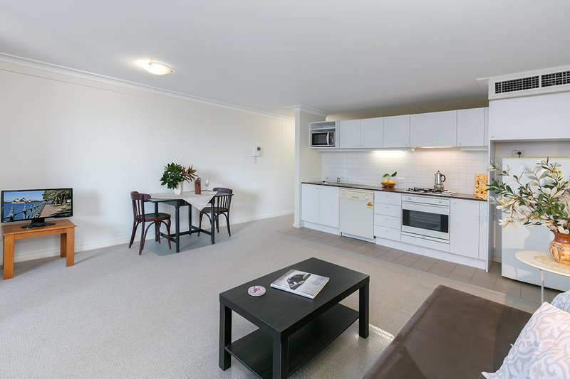 Photo - 1107/12 Glen Street, Milsons Point NSW 2061 - Image 5