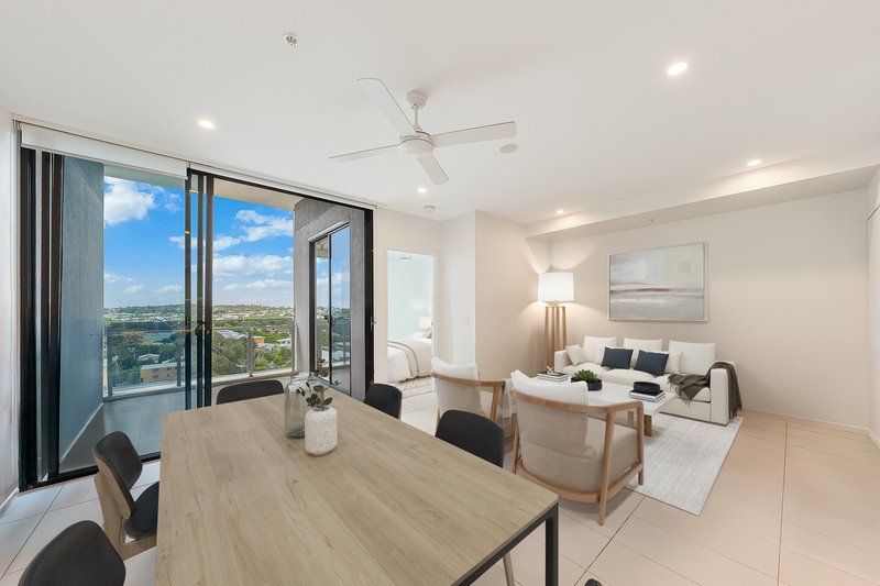 Photo - 1107/123 Cavendish Road, Coorparoo QLD 4151 - Image 1