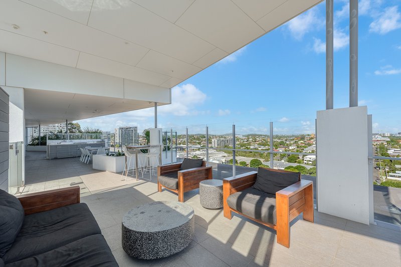 Photo - 1107/123 Cavendish Road, Coorparoo QLD 4151 - Image 10