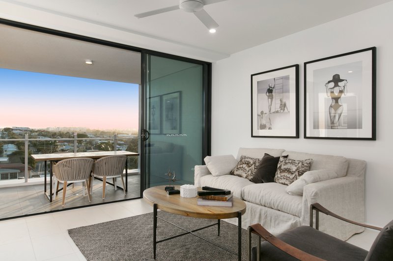 Photo - 1108/123 Cavendish Road, Coorparoo QLD 4151 - Image 1