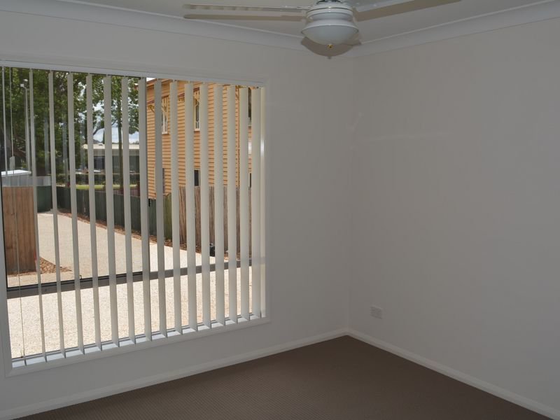 Photo - 1/108A James Street, South Toowoomba QLD 4350 - Image 2