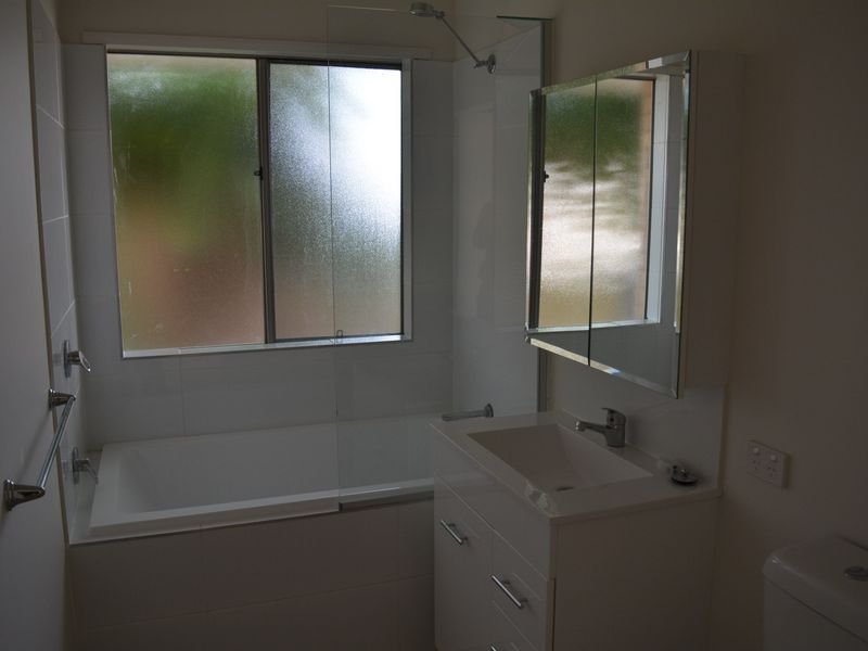 Photo - 1/108A James Street, South Toowoomba QLD 4350 - Image 4
