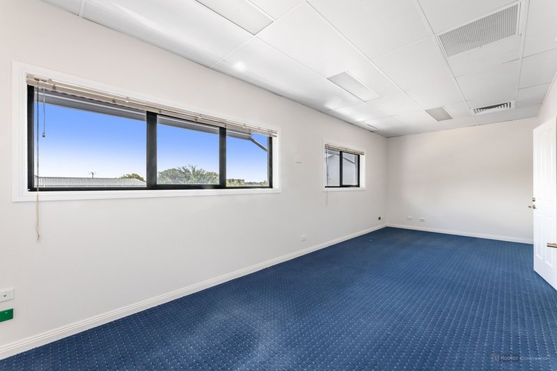 Photo - 1/109 Herries Street, East Toowoomba QLD 4350 - Image 4