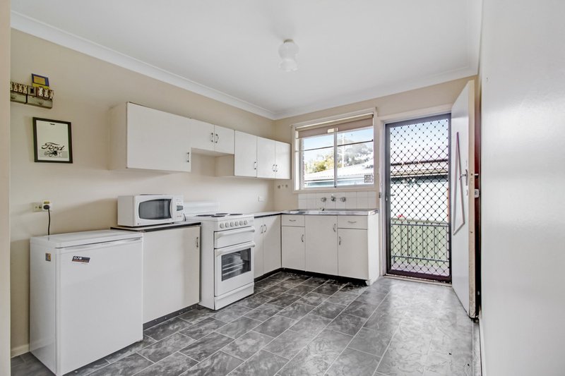 Photo - 1/109 Mt Keira Road, West Wollongong NSW 2500 - Image 3