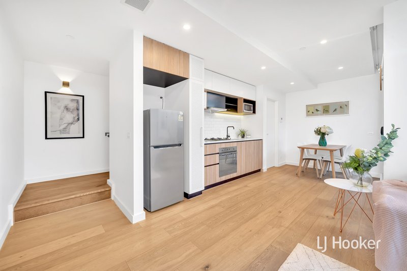 Photo - 1109/93 Flemington Road, North Melbourne VIC 3051 - Image 2