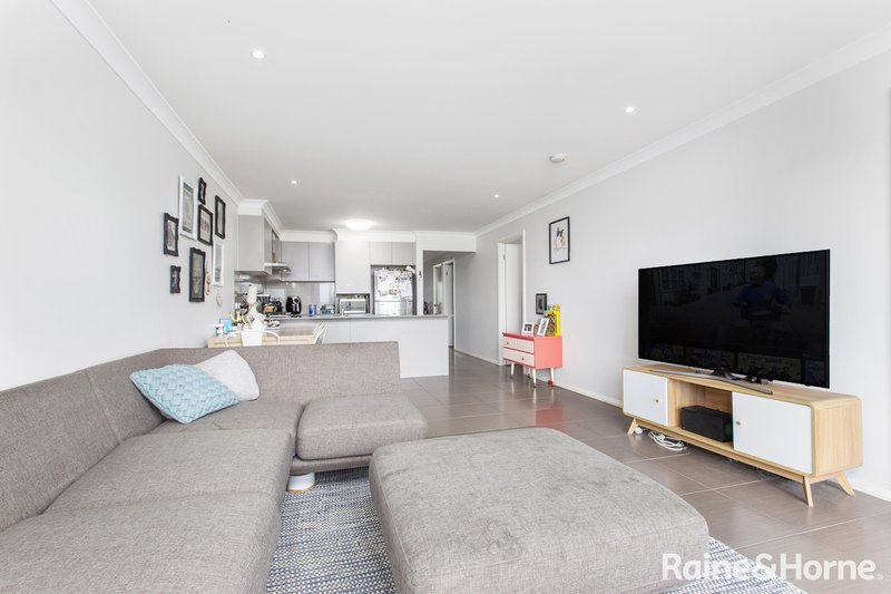 Photo - 1/10A Russell Street, Gillieston Heights NSW 2321 - Image 4