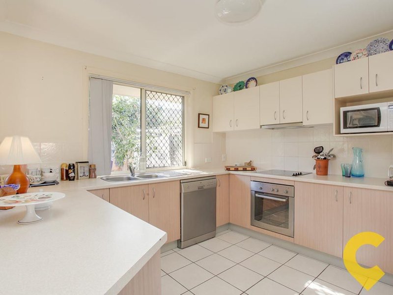 Photo - 1/11 Ahern Street, Kallangur QLD 4503 - Image 6