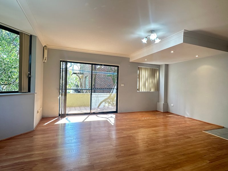 Photo - 1/11 Alfred Street, Westmead NSW 2145 - Image 6