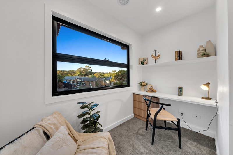 Photo - 1/11 Ambleside Crescent, Berwick VIC 3806 - Image 14