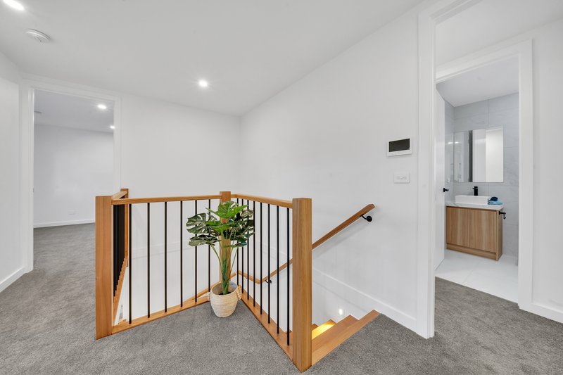 Photo - 1/11 Ambleside Crescent, Berwick VIC 3806 - Image 15