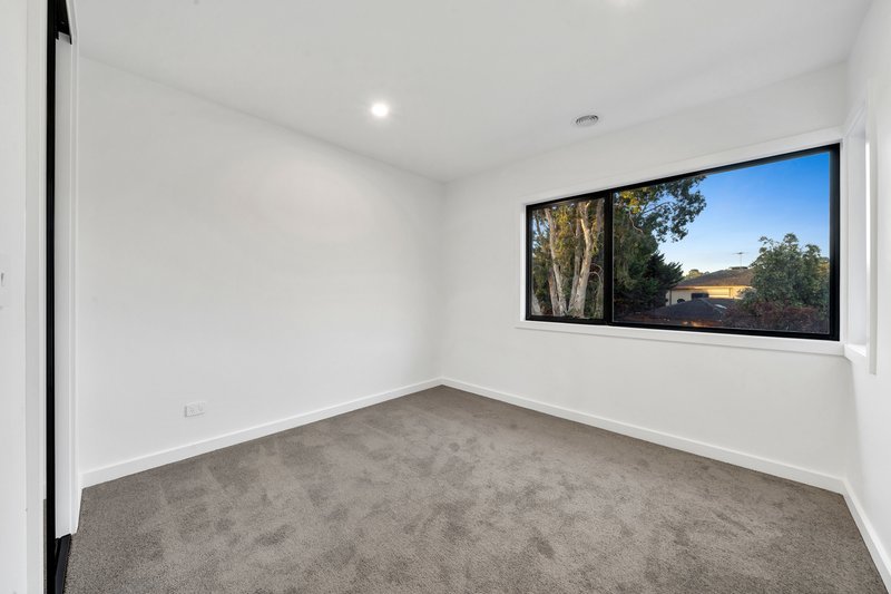 Photo - 1/11 Ambleside Crescent, Berwick VIC 3806 - Image 17