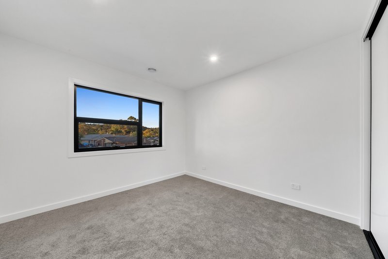 Photo - 1/11 Ambleside Crescent, Berwick VIC 3806 - Image 18