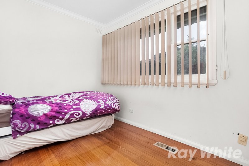 Photo - 1/11 Armstrong Street, Mount Waverley VIC 3149 - Image 7