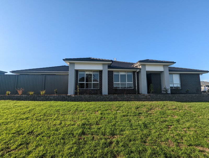 Photo - 111 Averys Lane, Heddon Greta NSW 2321 - Image 1
