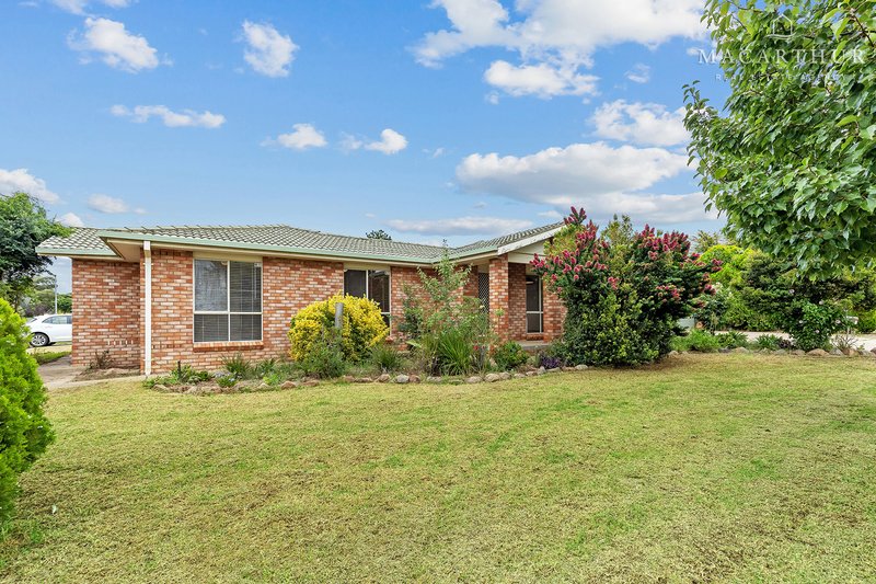 111 Balleroo Crescent, Glenfield Park NSW 2650