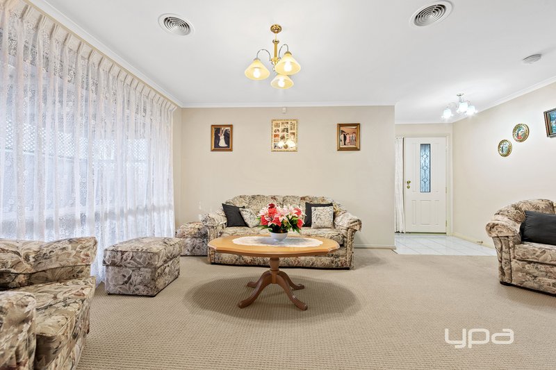 Photo - 1/11 Beaver Street, St Albans VIC 3021 - Image 2