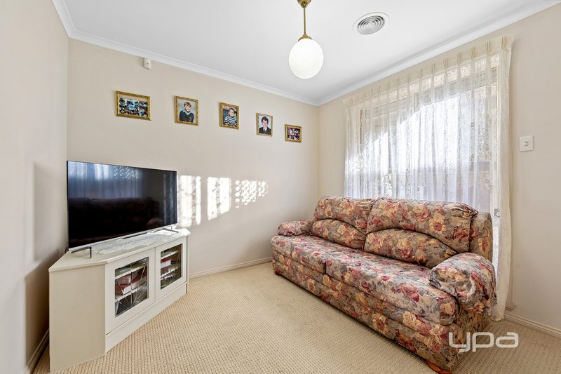 Photo - 1/11 Beaver Street, St Albans VIC 3021 - Image 8