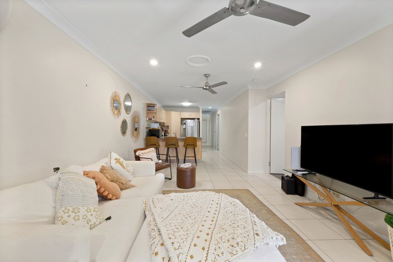 Photo - 1/11 Bilgola Place, Blacks Beach QLD 4740 - Image 10