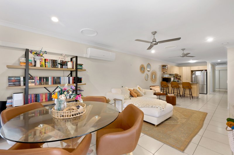 Photo - 1/11 Bilgola Place, Blacks Beach QLD 4740 - Image 12