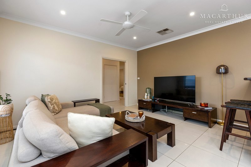 Photo - 1/11 Birri Place, Glenfield Park NSW 2650 - Image 7