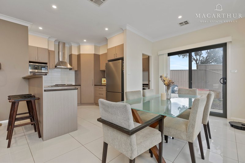 Photo - 1/11 Birri Place, Glenfield Park NSW 2650 - Image 8