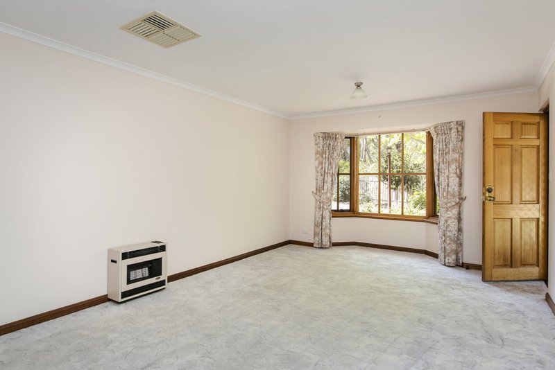 Photo - 1/11 Bradman Court, Morphett Vale SA 5162 - Image 4