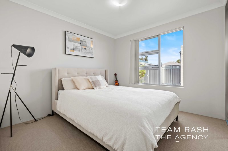 Photo - 1/11 Brentford Parade, Wellard WA 6170 - Image 17