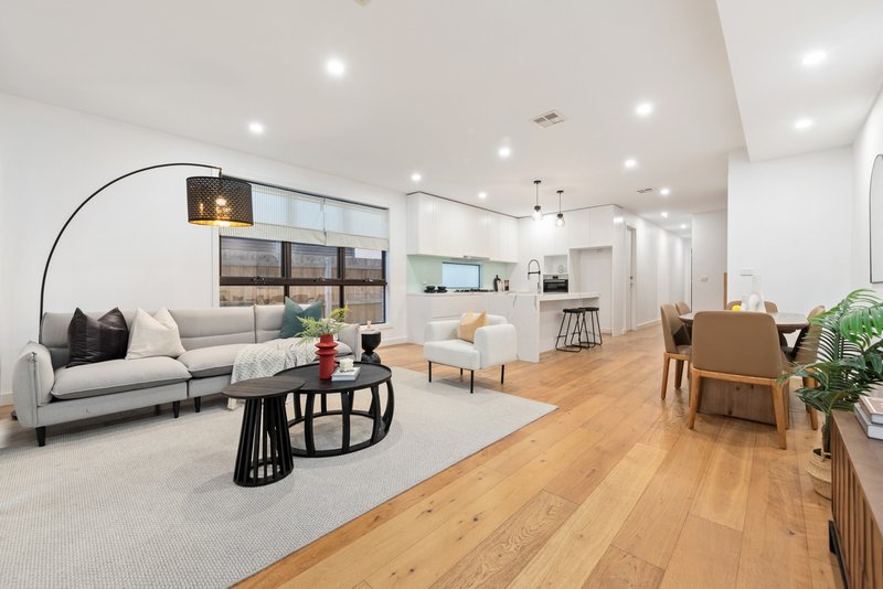 Photo - 1/11 Bronte Avenue, Burwood VIC 3125 - Image 1