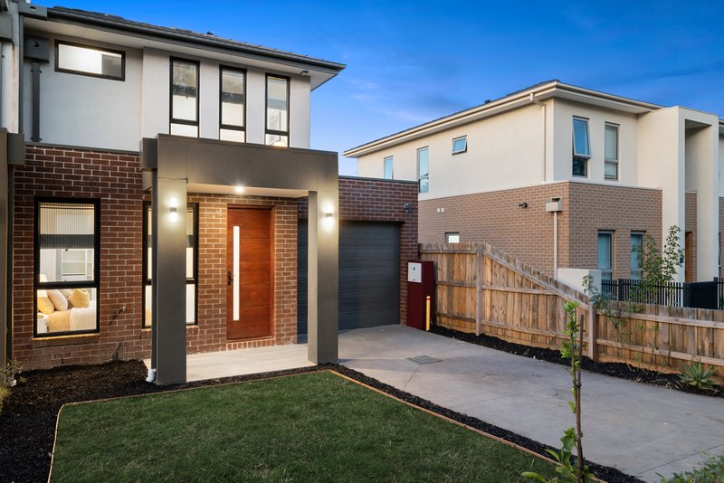Photo - 1/11 Bronte Avenue, Burwood VIC 3125 - Image 3