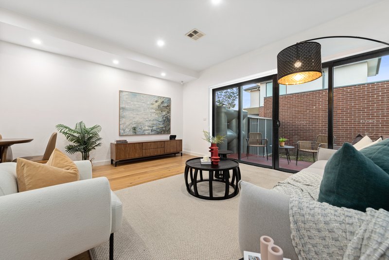 Photo - 1/11 Bronte Avenue, Burwood VIC 3125 - Image 5