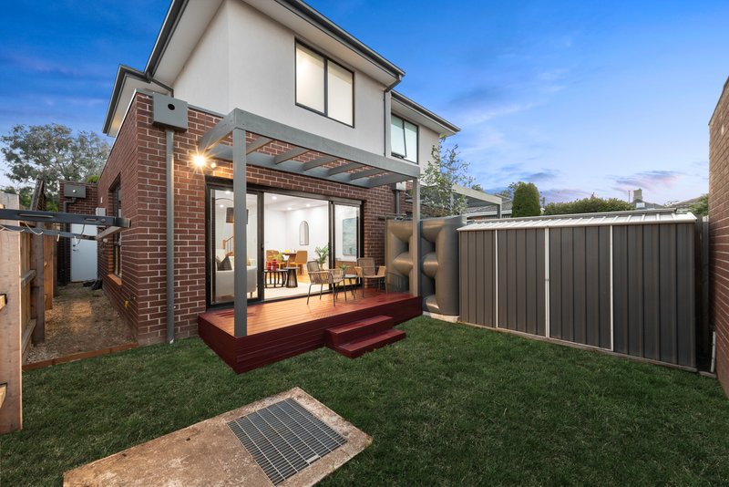 Photo - 1/11 Bronte Avenue, Burwood VIC 3125 - Image 14