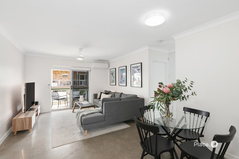 Photo - 1/11 Bunya Street, Greenslopes QLD 4120 - Image 4