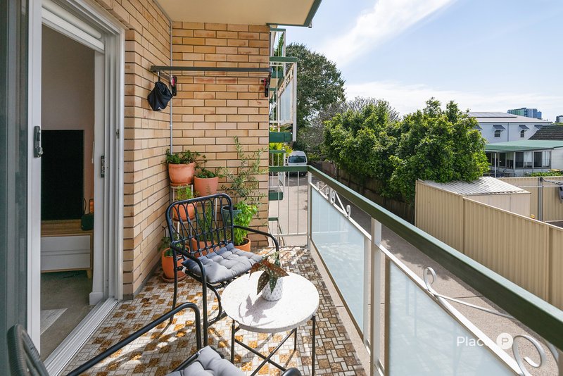 Photo - 1/11 Bunya Street, Greenslopes QLD 4120 - Image 14