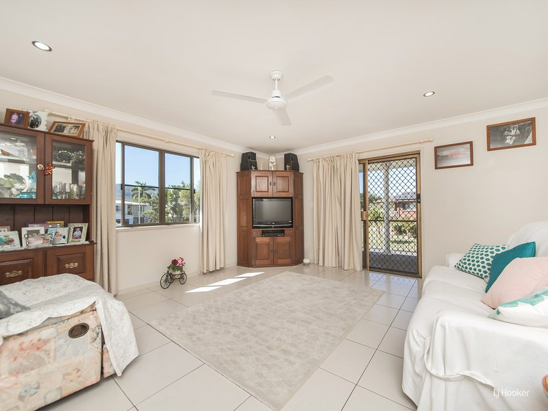 Photo - 111 Buzacott Street, Park Avenue QLD 4701 - Image 2