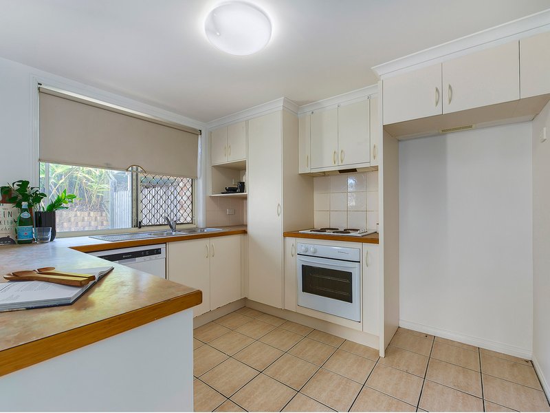 Photo - 11/1 Caithness Street, Kedron QLD 4031 - Image 6