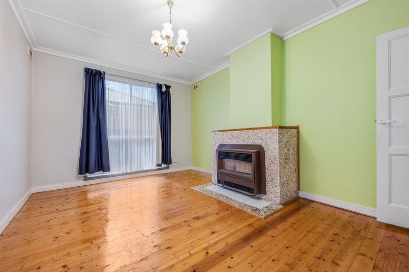 Photo - 1/11 Camellia Crescent, Norlane VIC 3214 - Image 3