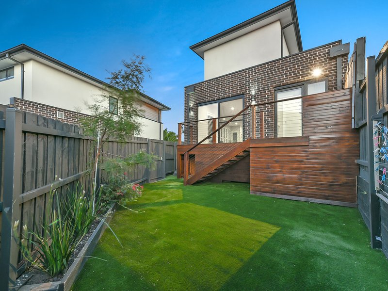 Photo - 1/11 Castlecrag Close, Endeavour Hills VIC 3802 - Image 5