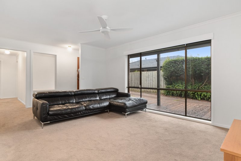 Photo - 1/11 Chandos Place, Langwarrin VIC 3910 - Image 4