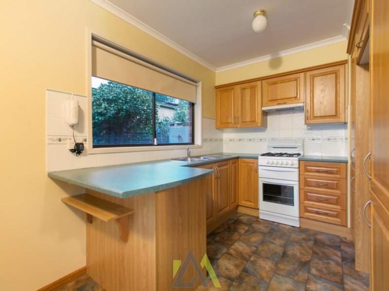 Photo - 1/11 Chandos Place, Langwarrin VIC 3910 - Image 2