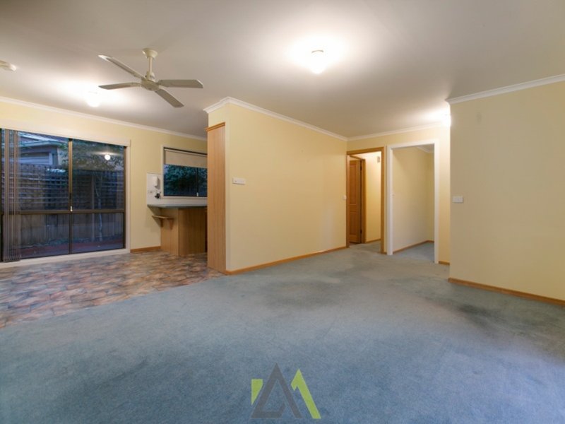 Photo - 1/11 Chandos Place, Langwarrin VIC 3910 - Image 4