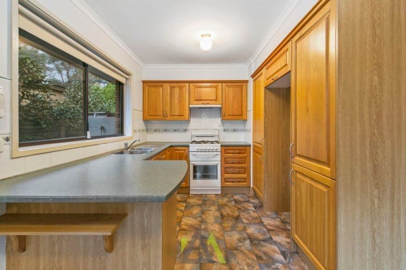 Photo - 1/11 Chandos Place, Langwarrin VIC 3910 - Image 4