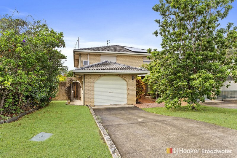 Photo - 1/11 Davebill Court, Labrador QLD 4215 - Image 1