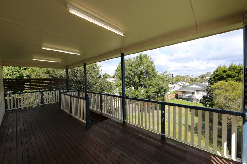 Photo - 111 Dawson Road, Upper Mount Gravatt QLD 4122 - Image 2