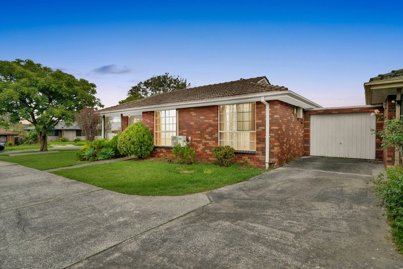 Photo - 1/11 Dearing Avenue, Cranbourne VIC 3977 - Image 1