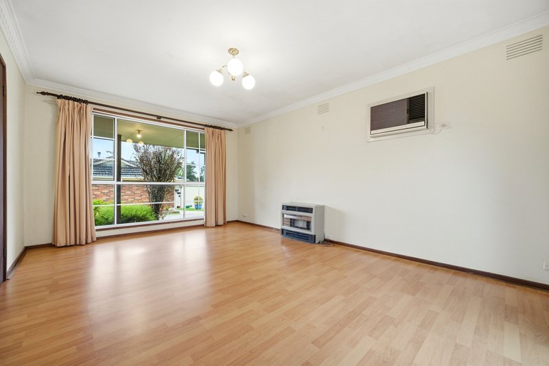 Photo - 1/11 Dearing Avenue, Cranbourne VIC 3977 - Image 3