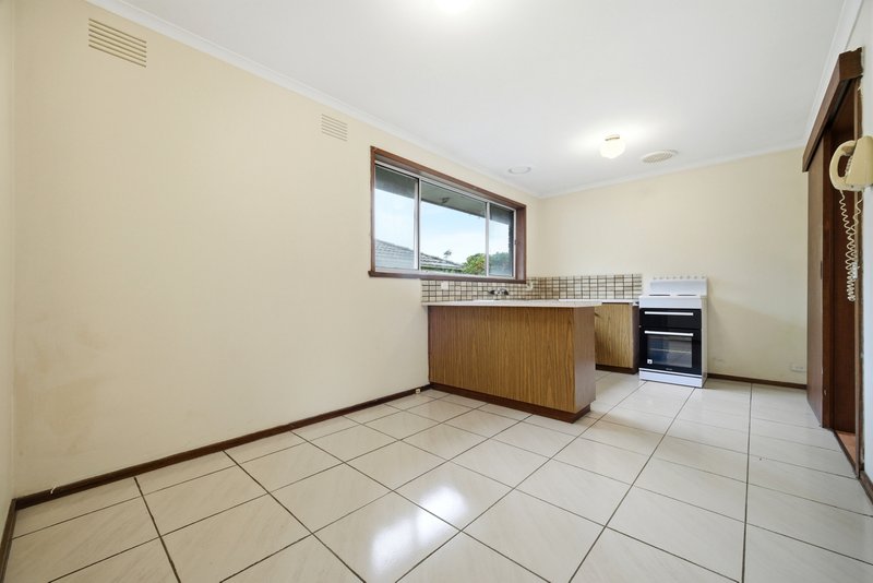Photo - 1/11 Dearing Avenue, Cranbourne VIC 3977 - Image 4